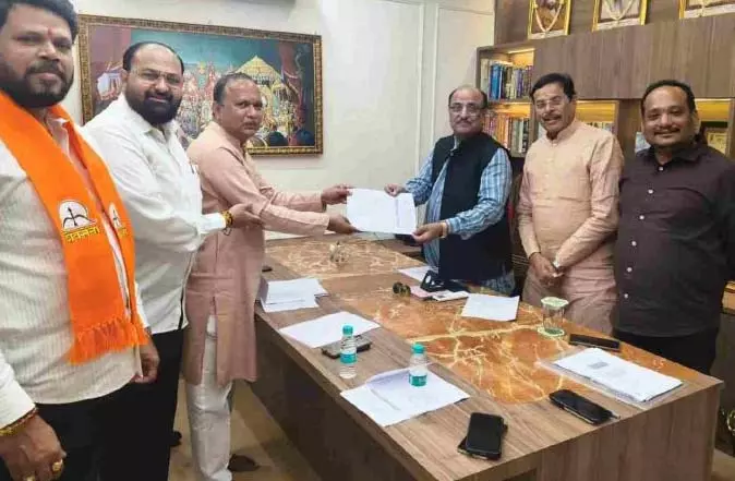 शिंदे सेना द्वारा 50 सीटों का प्रस्ताव देने पर BJP नेता हैरान शिंदे सेना द्वारा 50 सीटों का प्रस्ताव देने पर BJP नेता हैरान