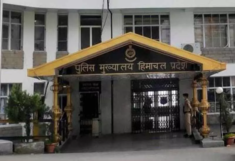 Himachal में एसपी रैंक से नीचे के पुलिस अधिकारियों पर मीडिया से बातचीत पर रोक लगा दी गई Himachal में एसपी रैंक से नीचे के पुलिस अधिकारियों पर मीडिया से बातचीत पर रोक लगा दी गई
