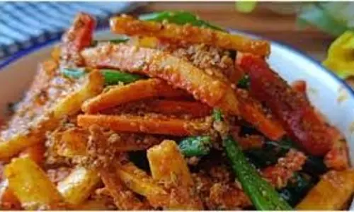 Carrot and Radish Pickle : सर्दियों में ऐसे बनाएं गाजर-मूली का तीखा अचार Carrot and Radish Pickle : सर्दियों में ऐसे बनाएं गाजर-मूली का तीखा अचार