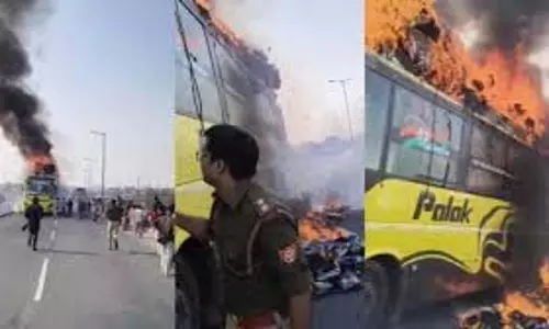 MP News: हाईवे पर दौड़ती स्लीपर कोच में सुलग उठी आग MP News: हाईवे पर दौड़ती स्लीपर कोच में सुलग उठी आग