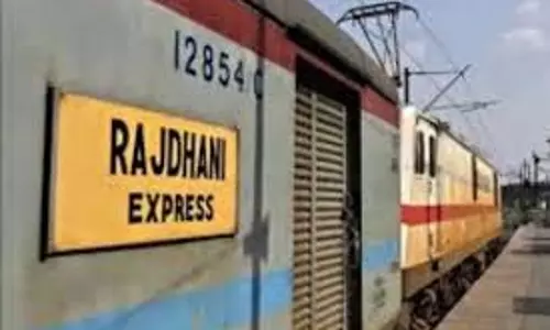 Assam : बड़ा ट्रेन हादसा, राजधानी एक्सप्रेस के 5 डिब्बे पटरी से उतरे