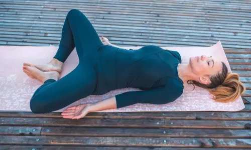 Yoga:डिप्रेशन से रहना है दूर तो रोजाना कुछ मिनट जरूर करें ये योगासन Yoga:डिप्रेशन से रहना है दूर तो रोजाना कुछ मिनट जरूर करें ये योगासन