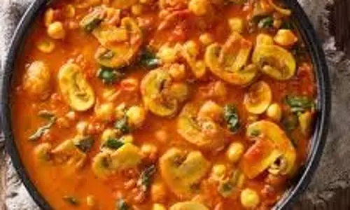 Matar Mushroom Recipe: लंच में सर्व करें  स्वादिष्ट मटर मशरूम