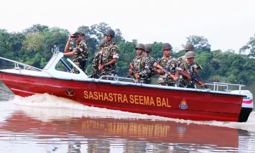 SSB स्थापना दिवस: सेना, बीएसएफ, सीआरपीएफ और नेताओं ने दी शुभकामनाएं SSB स्थापना दिवस: सेना, बीएसएफ, सीआरपीएफ और नेताओं ने दी शुभकामनाएं