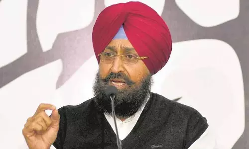 प्रताप सिंह बाजवा ने कहा कि मनरेगा को कमजोर करना दलितों, गरीबों पर हमला है प्रताप सिंह बाजवा ने कहा कि मनरेगा को कमजोर करना दलितों, गरीबों पर हमला है