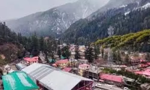 Uttarakhand Weather : पहाड़ों में तापमान में भारी गिरावट Uttarakhand Weather : पहाड़ों में तापमान में भारी गिरावट