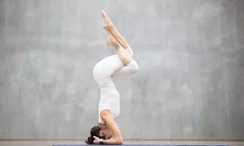 Yoga Tips: किसी भी उम्र के लोगों के लिए ये चार आसन हैं सबसे आसान और फायदेमंद