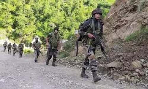 Jammu: संदिग्ध गतिविधियों के बाद राजौरी-सांबा-किश्तवाड़ में अभियान Jammu: संदिग्ध गतिविधियों के बाद राजौरी-सांबा-किश्तवाड़ में अभियान