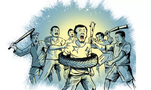 Farrukhabad: लोहिया अस्पताल के गेट पर दो पक्षों में संघर्ष