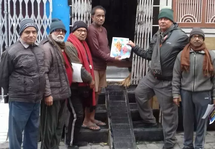 Farrukhabad: आरएसएस के साहित्य ने घर-घर पहुंचाई जानकारी