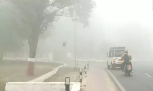 देहरादून में घना कोहरा, शीत लहर के साथ तापमान 10°C तक गिरने की संभावना देहरादून में घना कोहरा, शीत लहर के साथ तापमान 10°C तक गिरने की संभावना
