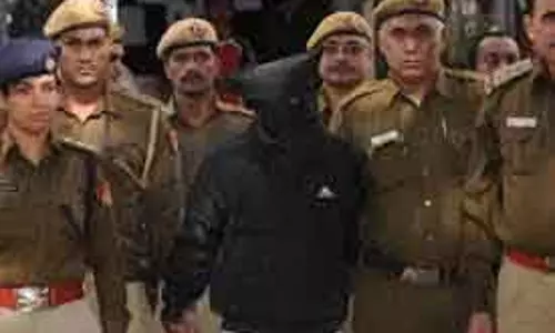 अमेरिका में भारतीय मूल के कैब ड्राइवर पर रेप का आरोप लगा। अमेरिका में भारतीय मूल के कैब ड्राइवर पर रेप का आरोप लगा।