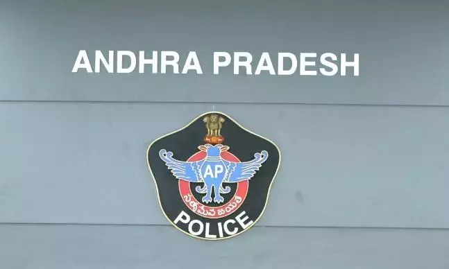 चिलकलुरिपेट मामले में पुलिस ने ASI के बेटे से जुड़े चोरी की कारों के रैकेट का भंडाफोड़ किया
