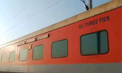 Assam Tragedy: हाथियों से टकराने के बाद राजधानी एक्सप्रेस पटरी से उतरी, 7 लोगों की मौत