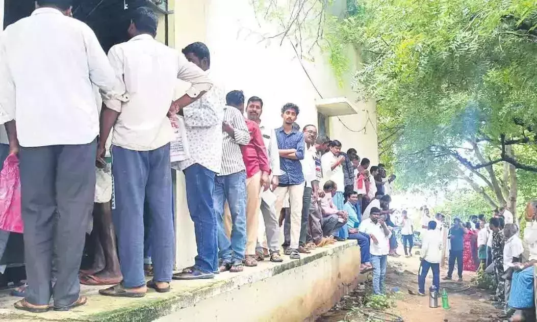 Telangana : यूरिया खरीदने के लिए ऐप से बुकिंग करना ज़रूरी
