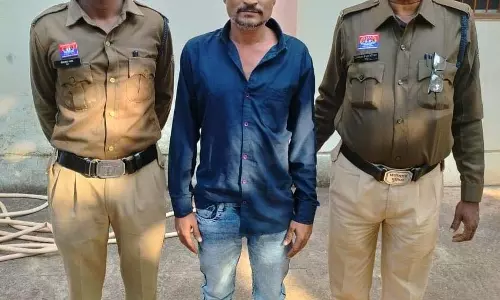 स्टेडियम के पास हेरोइन बेचते आरोपी गिरफ्तार, सप्लायर से लेकर ग्राहकों तक पुलिस की सख्त निगरानी