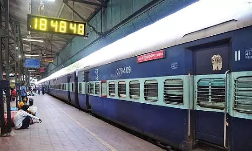 Bhiwani: वाशिंग लाइन संकट से जंक्शन पर ट्रेनों की रफ्तार थमी Bhiwani: वाशिंग लाइन संकट से जंक्शन पर ट्रेनों की रफ्तार थमी