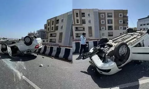 राजेंद्रनगर में PV Expressway पर दुर्घटना के बाद ट्रैफिक जाम राजेंद्रनगर में PV Expressway पर दुर्घटना के बाद ट्रैफिक जाम