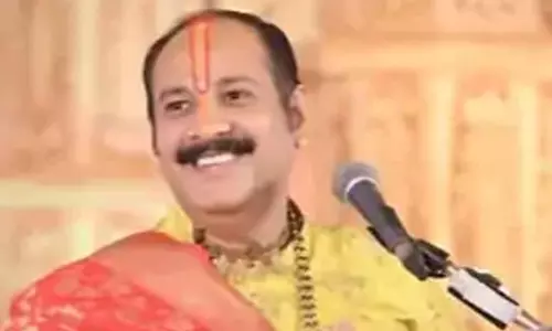 पंडित प्रदीप मिश्रा की कथा में टेंट वाले की वजह से मचा हड़कंप, पुलिस ने कराया शांत पंडित प्रदीप मिश्रा की कथा में टेंट वाले की वजह से मचा हड़कंप, पुलिस ने कराया शांत