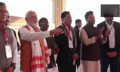 PM Modi ने गुवाहाटी एयरपोर्ट पर 4000 करोड़ रुपये के टर्मिनल का उद्घाटन किया PM Modi ने गुवाहाटी एयरपोर्ट पर 4000 करोड़ रुपये के टर्मिनल का उद्घाटन किया