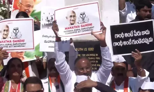 Secunderabad में कांग्रेस ने वीबी-जी राम जी विधेयक के खिलाफ विरोध किया Secunderabad में कांग्रेस ने वीबी-जी राम जी विधेयक के खिलाफ विरोध किया