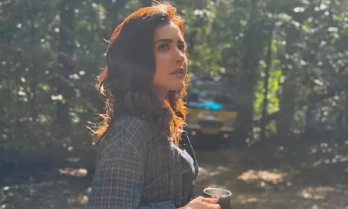Raashii Khanna ने पवन कल्याण की उस्ताद भगत सिंह के सेट से अपने BTS क्लिप शेयर किए