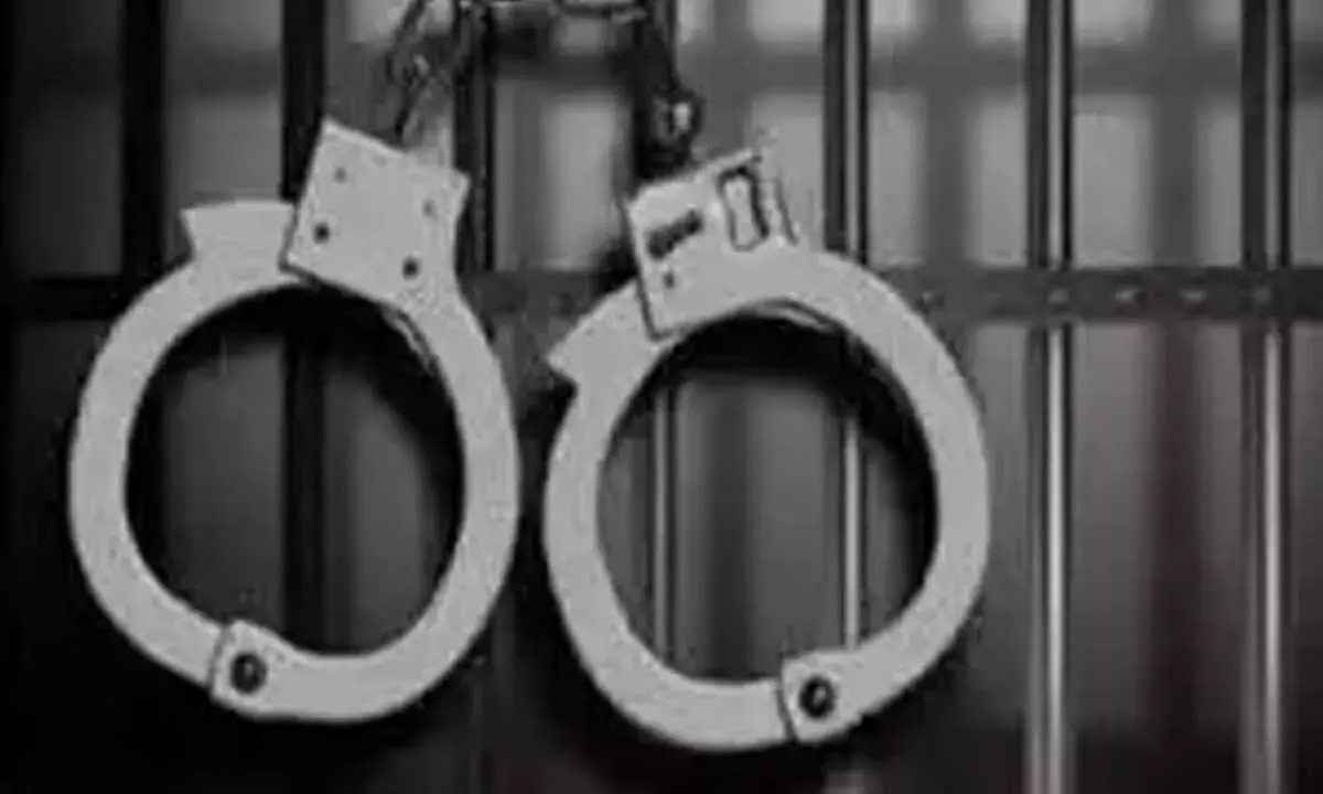 Telangana: कई राज्यों में डिजिटल अरेस्ट धोखाधड़ी के मामले में दो लोग गिरफ्तार Telangana: कई राज्यों में डिजिटल अरेस्ट धोखाधड़ी के मामले में दो लोग गिरफ्तार
