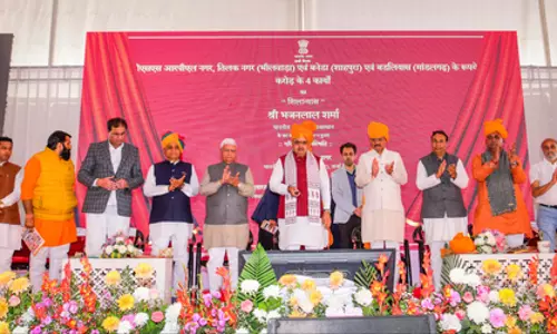 CM ने बांसवाड़ा के ग्रामीण शिकायत निवारण शिविर का जायजा लिया CM ने बांसवाड़ा के ग्रामीण शिकायत निवारण शिविर का जायजा लिया