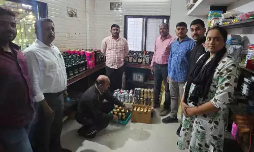 Pune में अवैध शराब के खिलाफ कार्रवाई, 9 गिरफ्तार Pune में अवैध शराब के खिलाफ कार्रवाई, 9 गिरफ्तार
