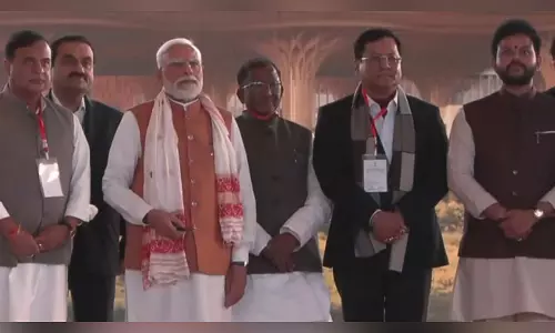 PM मोदी ने गुवाहाटी हवाई अड्डे के नए टर्मिनल का उद्घाटन किया PM मोदी ने गुवाहाटी हवाई अड्डे के नए टर्मिनल का उद्घाटन किया