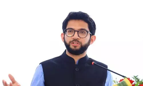आदित्य ठाकरे ने BJP नेताओं पर प्लॉट हड़पने का आरोप लगाया