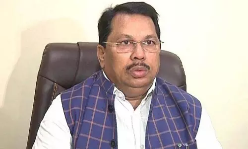 Vijay Vadettiwar ने महायुति सरकार पर सावकर रैकेट का समर्थन करने का आरोप लगाया Vijay Vadettiwar ने महायुति सरकार पर सावकर रैकेट का समर्थन करने का आरोप लगाया