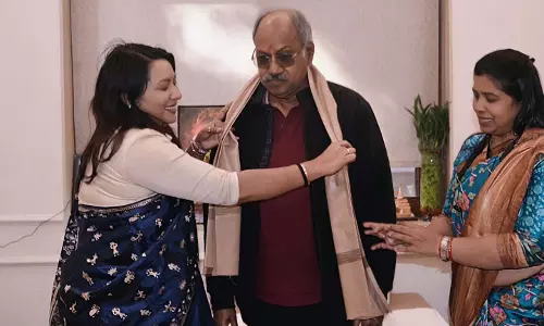 भाजपा महिला मोर्चा की नवनियुक्त जिला अध्यक्ष ने लोकसभा सांसद बृजमोहन अग्रवाल से की सौजन्य भेंट भाजपा महिला मोर्चा की नवनियुक्त जिला अध्यक्ष ने लोकसभा सांसद बृजमोहन अग्रवाल से की सौजन्य भेंट
