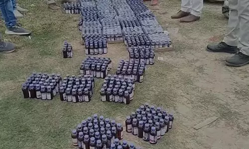 Murshidabad में तस्करी की कोशिश नाकाम, 1,032 बैन ड्रग की बोतलें ज़ब्त