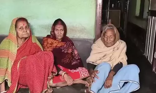 नाम बदलने की बात सुनकर बुजुर्ग व्यक्ति ने कथित तौर पर Suicide कर ली