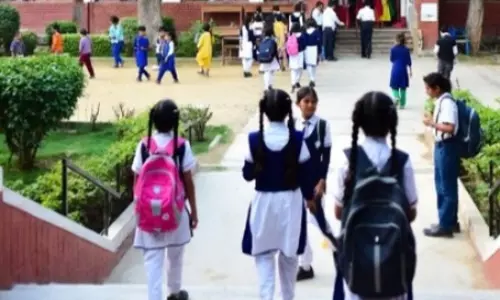 बक्सर में कड़ाके की ठंड से कक्षा 1 से 8 तक के स्कूल 25 दिसंबर तक बंद बक्सर में कड़ाके की ठंड से कक्षा 1 से 8 तक के स्कूल 25 दिसंबर तक बंद