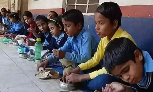 कीमतों में बढ़ोतरी के बीच वर्कर्स ने Anganwadi केंद्रों पर अंडों की आधी कीमत की मांग की कीमतों में बढ़ोतरी के बीच वर्कर्स ने Anganwadi केंद्रों पर अंडों की आधी कीमत की मांग की