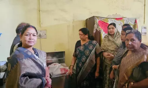 छत्तीसगढ़ महिला आयोग की सदस्य लक्ष्मी वर्मा ने सखी वन स्टॉप सेंटर का निरीक्षण
