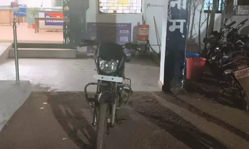 Raipur Breaking: चोरी की मोटर साइकिल के साथ नाबालिग गिरफ्तार