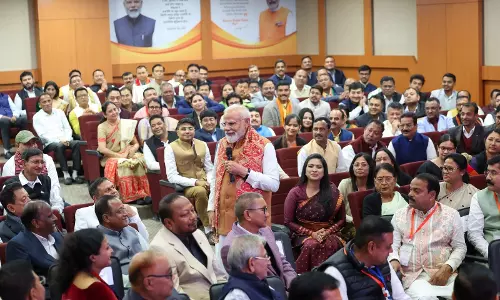 प्रधानमंत्री मोदी ने BJP मुख्यालय में नेताओं से की चर्चा