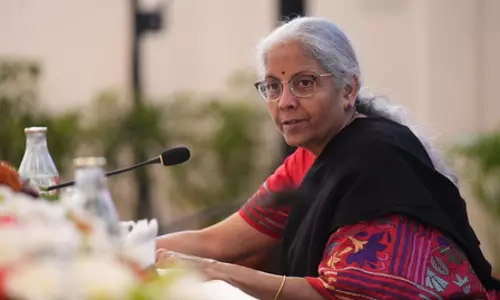वित्त मंत्री निर्मला सीतारमण ने डिजिटल टूल्स के इस्तेमाल पर की चर्चा वित्त मंत्री निर्मला सीतारमण ने डिजिटल टूल्स के इस्तेमाल पर की चर्चा