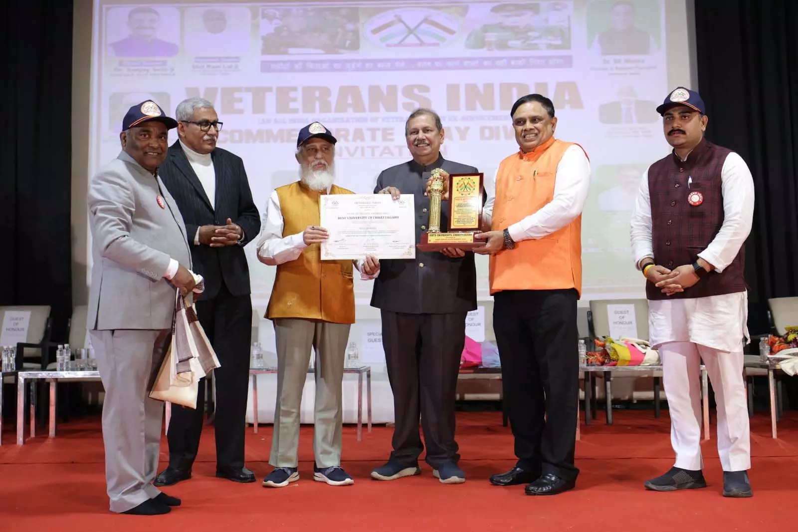मैट्स विश्वविद्यालय को छत्तीसगढ़ का सर्वश्रेष्ठ विश्वविद्यालय का राष्ट्रीय सम्मान मैट्स विश्वविद्यालय को छत्तीसगढ़ का सर्वश्रेष्ठ विश्वविद्यालय का राष्ट्रीय सम्मान