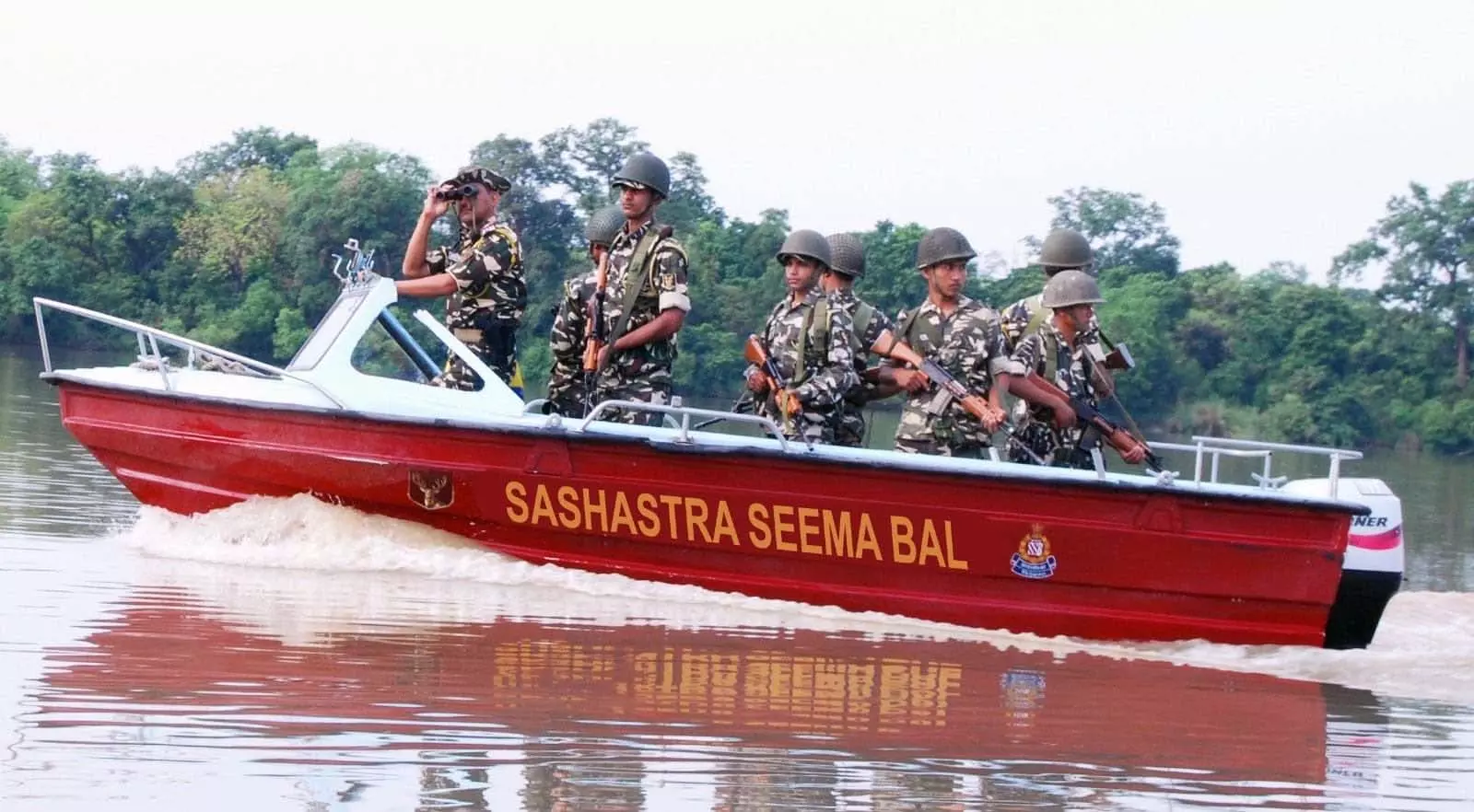 SSB स्थापना दिवस: सेना, बीएसएफ, सीआरपीएफ और नेताओं ने दी शुभकामनाएं SSB स्थापना दिवस: सेना, बीएसएफ, सीआरपीएफ और नेताओं ने दी शुभकामनाएं