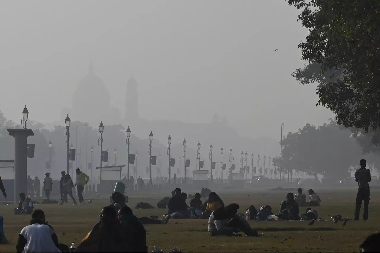 Delhi-NCR में घना कोहरा छाया, AQI बहुत खराब कैटेगरी में बना हुआ Delhi-NCR में घना कोहरा छाया, AQI बहुत खराब कैटेगरी में बना हुआ