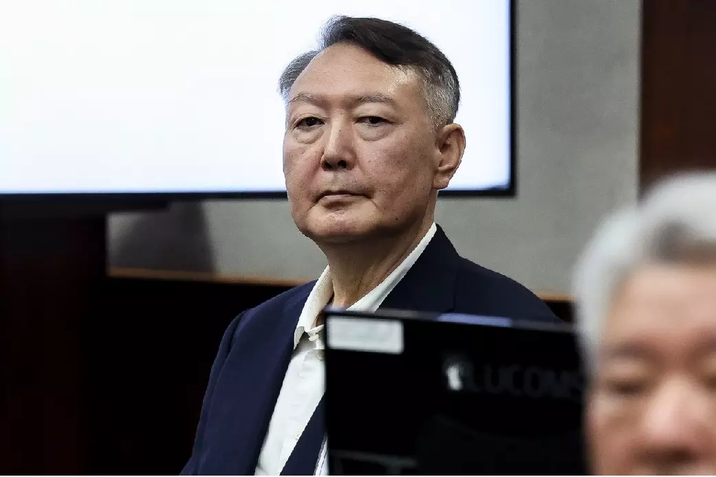 South Korea: रिश्वत आरोपों के मामले में यून स्पेशल काउंसिल टीम के सामने पेश South Korea: रिश्वत आरोपों के मामले में यून स्पेशल काउंसिल टीम के सामने पेश