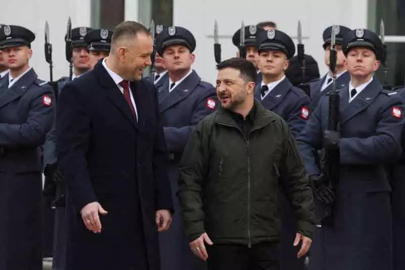 Brussels कीव को €90-बिलियन का लोन देगा। Brussels कीव को €90-बिलियन का लोन देगा।