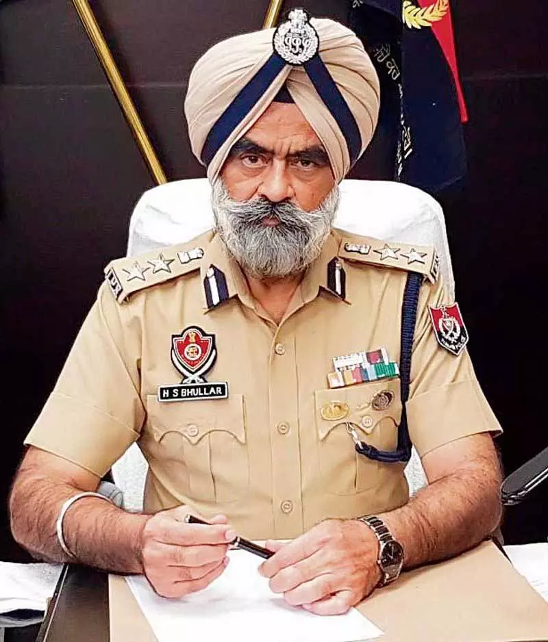 SC ने सस्पेंड पंजाब DIG भुल्लर के खिलाफ FIR में CBI जांच पर रोक लगाने से इनकार कर दिया SC ने सस्पेंड पंजाब DIG भुल्लर के खिलाफ FIR में CBI जांच पर रोक लगाने से इनकार कर दिया