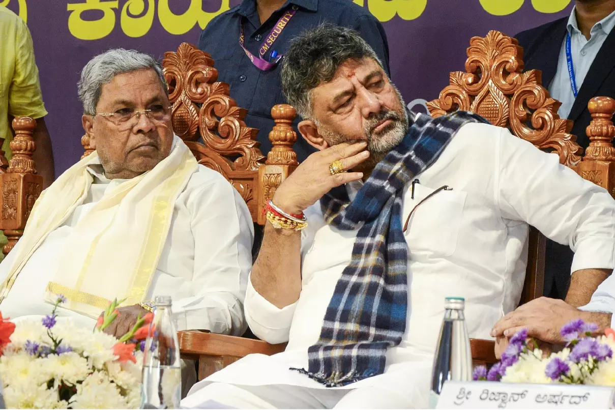 Karnataka नेतृत्व मामले में शिवकुमार ने दी स्पष्टता, समझौते पर टिके हैं सभी पक्ष Karnataka नेतृत्व मामले में शिवकुमार ने दी स्पष्टता, समझौते पर टिके हैं सभी पक्ष