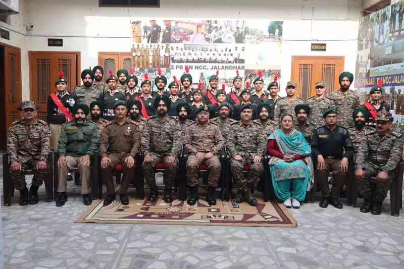 ग्रुप कमांडर ने 2 PB NCC बटालियन में ट्रेनिंग और उपलब्धियों की समीक्षा की ग्रुप कमांडर ने 2 PB NCC बटालियन में ट्रेनिंग और उपलब्धियों की समीक्षा की