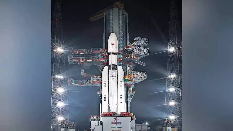 ब्लूबर्ड सैटेलाइट 24 दिसंबर को LVM3-M6 मिशन के ज़रिए लॉन्च होने के लिए तैयार है ब्लूबर्ड सैटेलाइट 24 दिसंबर को LVM3-M6 मिशन के ज़रिए लॉन्च होने के लिए तैयार है